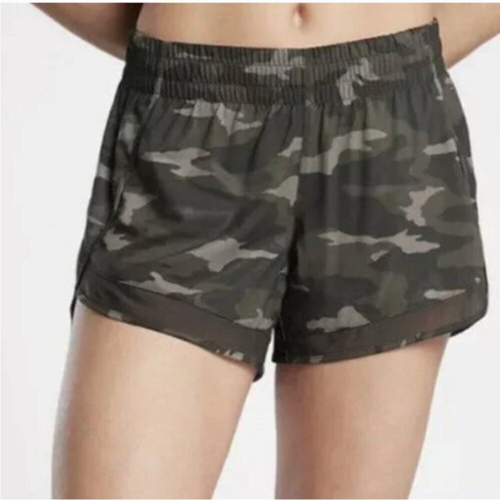 Athleta Green Camo Mesh Racer Shorts Size Small